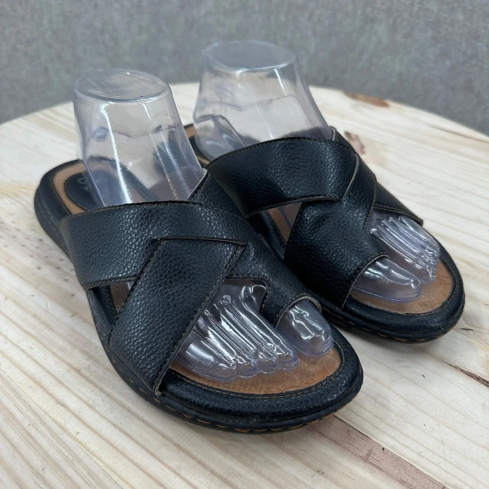 b.o.c. Born Slide Sandals Womens 10 Black Leather Toe Loop
